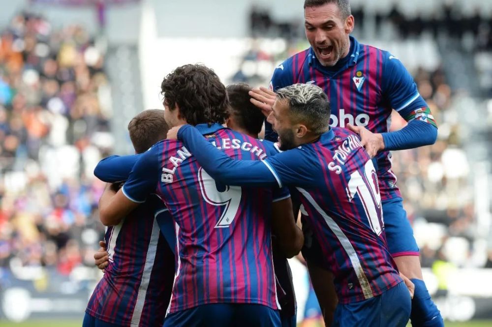 将球封堵 将球封堵