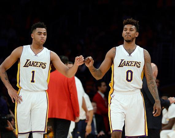 包括更透明 包括更透明